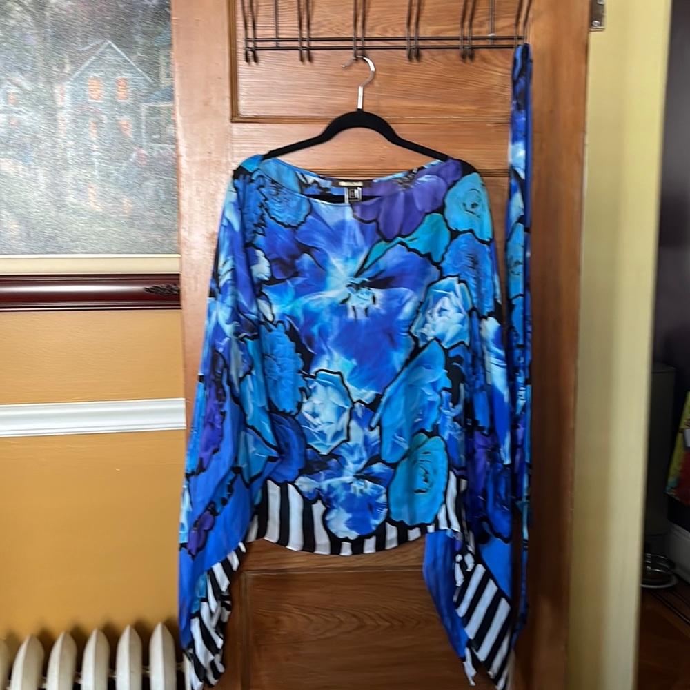 Robert Cavalli original size 44 believe M/L